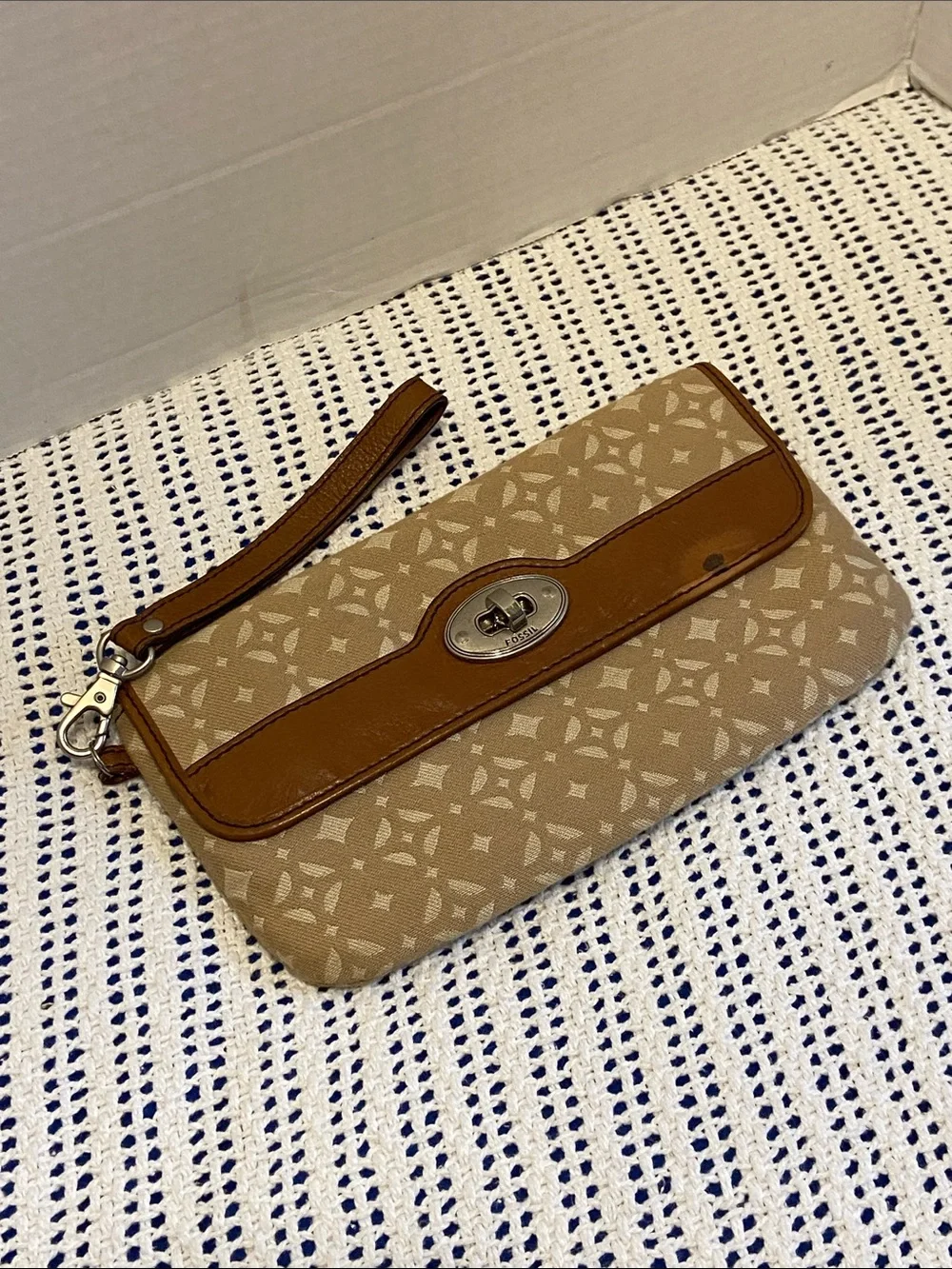 Fossil Marlow Signature wristlet jacquard canvas signature diamond pattern
